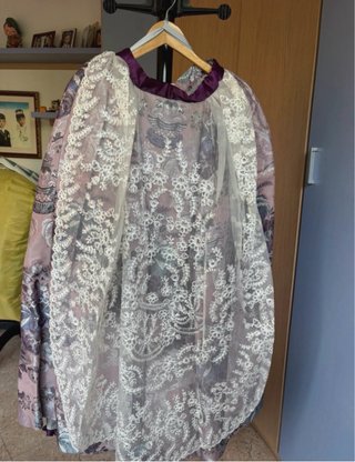 Traje de fallera lila con encaje