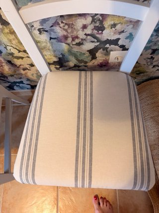 Sillas de comedor blancas y beige