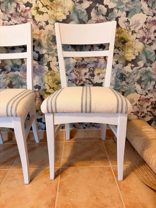 Sillas de comedor blancas y beige