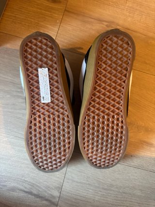 Zapatillas Vans Negras y Blancas