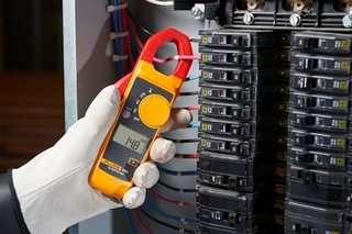 Pinza Amperimétrica Fluke 302+ CAT III 600V