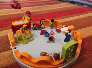 Playmobil Guardería con figuras y accesorios
