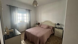 Casa baja en alquiler de tres habitaciones