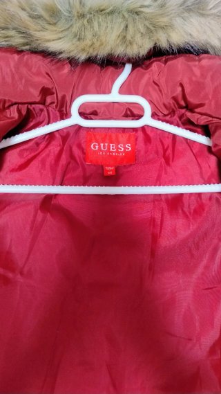 Plumífero Guess Rojo con Capucha y Cinturón