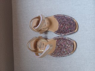 Sandalias Avarca niña glitter doradas T.30
