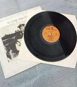 Neil Young - Comes A Time LP 1978 edição Italiana