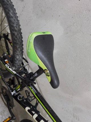 Bicicleta MTB Cube 240 Race