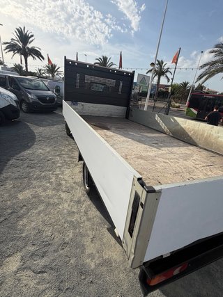 Nissan Cabstar 2014