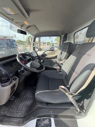 Nissan Cabstar 2014