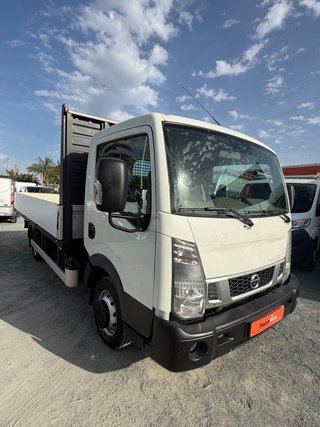 Nissan Cabstar 2014