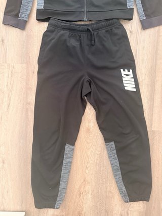 Conjunto Deportivo Nike Negro y Gris