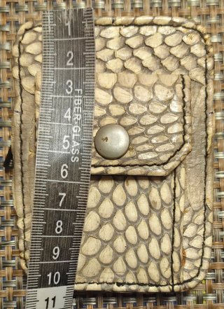 Pitillera artesanal vintage piel serpiente con cre