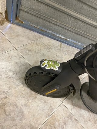 Patinete eléctrico negro