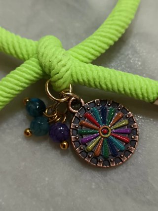 Pareja Pulseras Cuerda Neón con Dijes