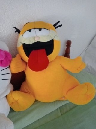 Peluche Gigante Hello Kitty y Garfield