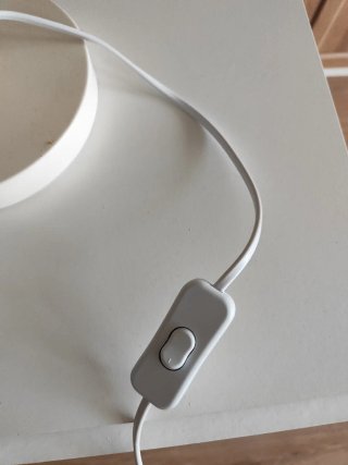 Flexo de escritorio madera y blanco