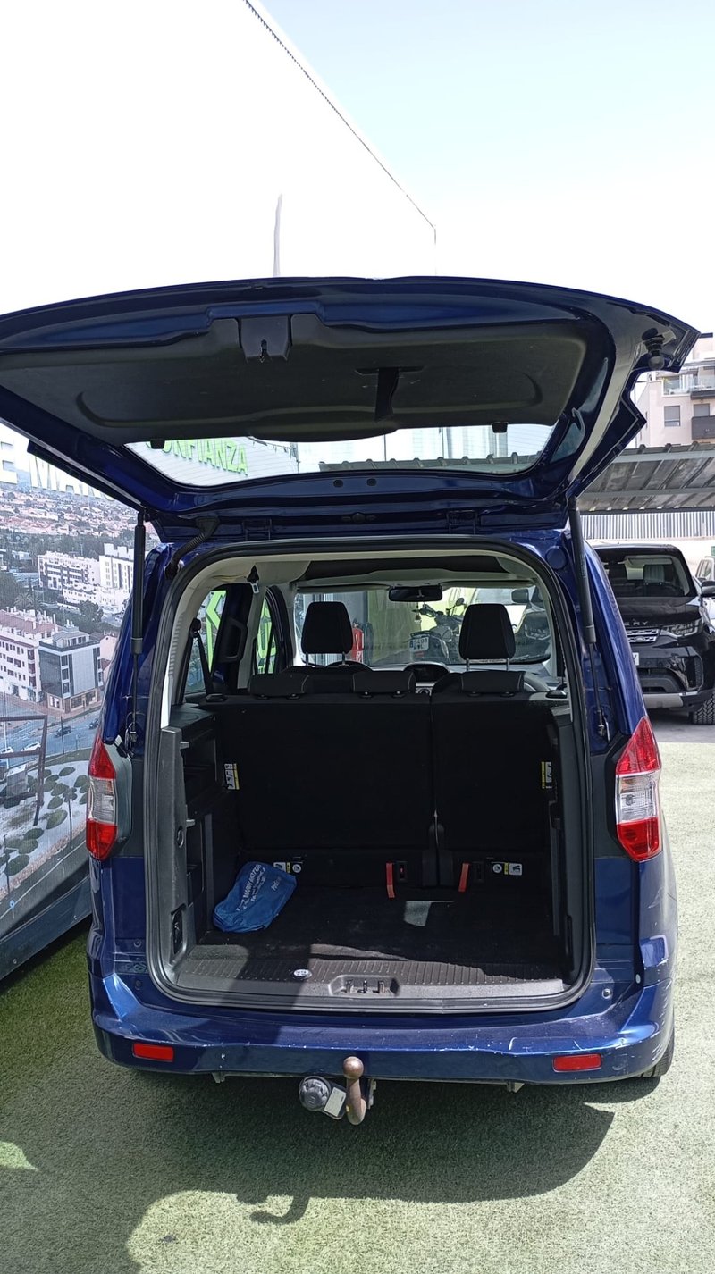 Ford Transit Courier 2016, foto 8