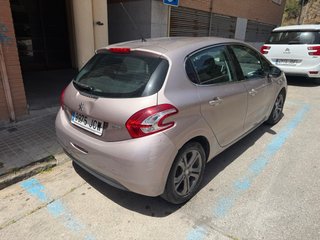 Peugeot 208 2015