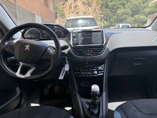 Peugeot 208 2015