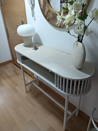 Mueble recibidor de madera blanco