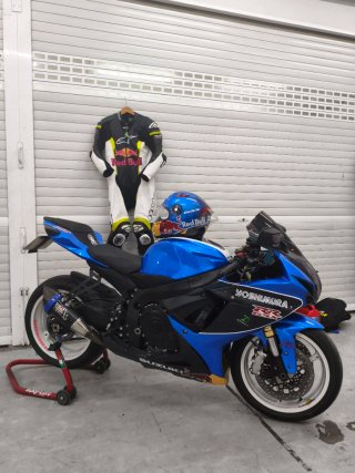 Suzuki GSXR 750 L4 2014
