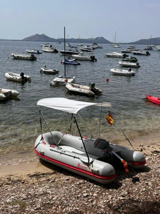 Barca hinchable 3.3m con motor eléctrico