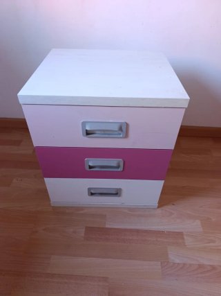 Cajonera 3 cajones rosa y blanco ( SE REGALA )