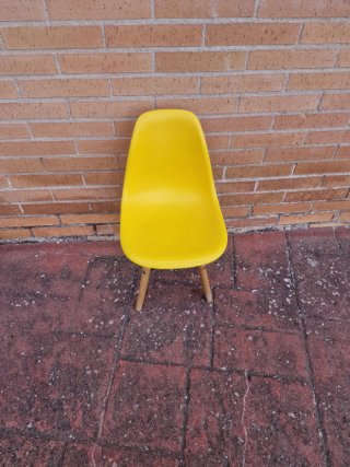 Silla Nórdica Amarilla Madera y Plástico de  niños