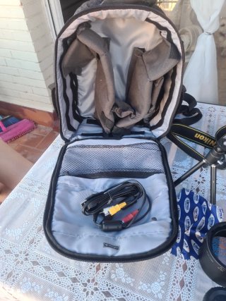 Cámara Nikon D5300 Kit Completo + Mochila