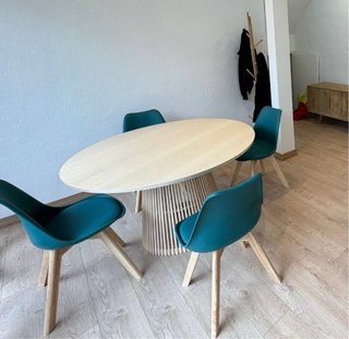 Mesa comedor ovalada y 4 sillas