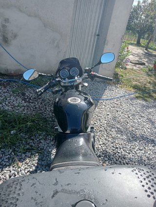 Suzuki GS 500 Naked Negra/Plata