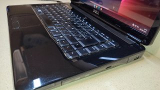 Portátil Dell Inspiron 1545 con Windows 11