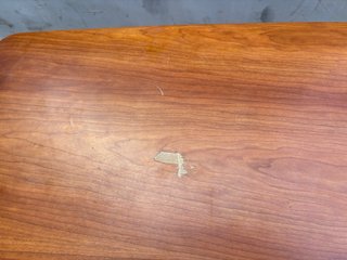 Mesa de despacho de madera