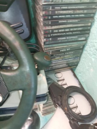 Volante y pedales para PlayStation 2, con diseño i