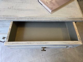 Cómoda antigua de madera