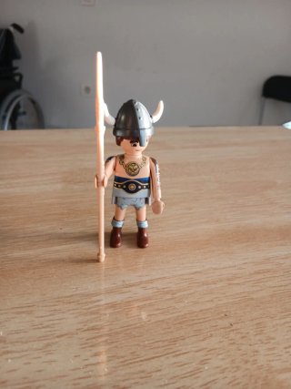 Playmobil Vikingo con Lanza 2€
