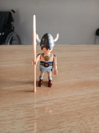 Playmobil Vikingo con Lanza 2€