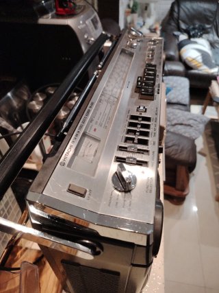Hitachi TRK-8180E Boombox Radio Cassette