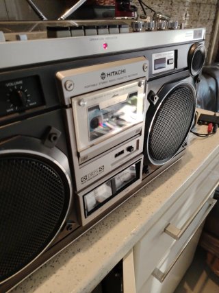 Hitachi TRK-8180E Boombox Radio Cassette