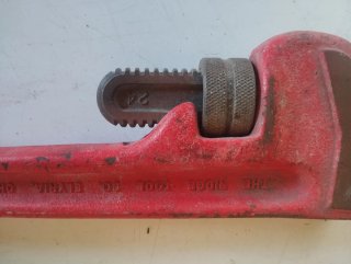 Llave de grifa 24"Roja