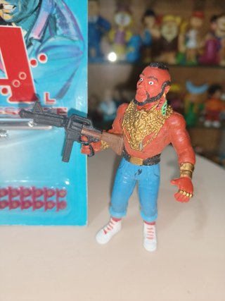 Pistola + figura M.A goma pvc Equipo A años 80