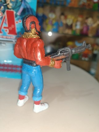 Pistola + figura M.A goma pvc Equipo A años 80
