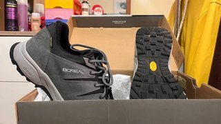 Zapatos sketchers Grises y Negros