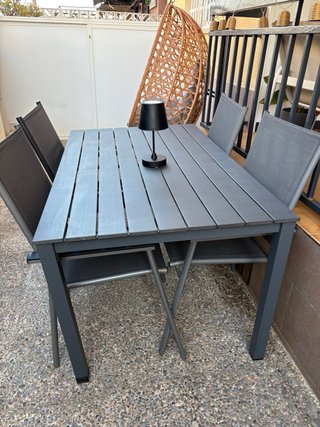 Mesa y 4 sillas de aluminio para jardín
