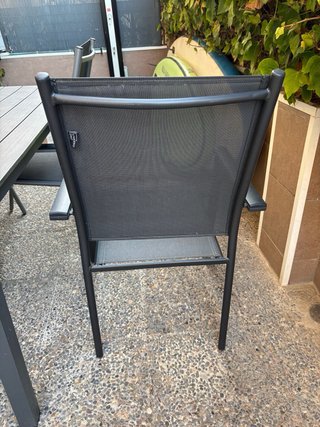 Mesa y 4 sillas de aluminio para jardín