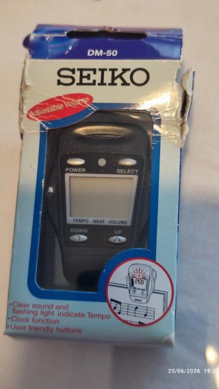 Metrónomo Digital SEIKO DM-50 Compacto y con Pinza