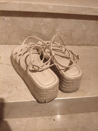 Sandalias Beige Plataforma Cómodas
