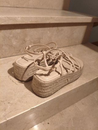Sandalias Beige Plataforma Cómodas