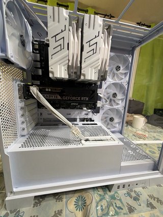 PC Gamer Blanco con Ventana
