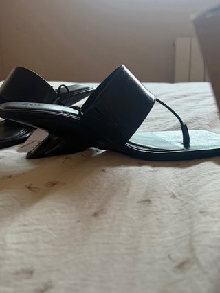 Sandalias tacón Zara negras